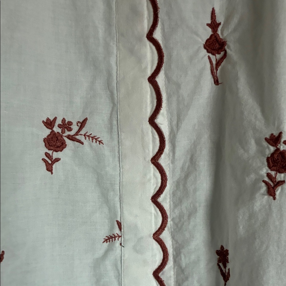 Talbots White Blouse with Rust Floral Embroidery and Scalloped Trim - Picture 5 of 6